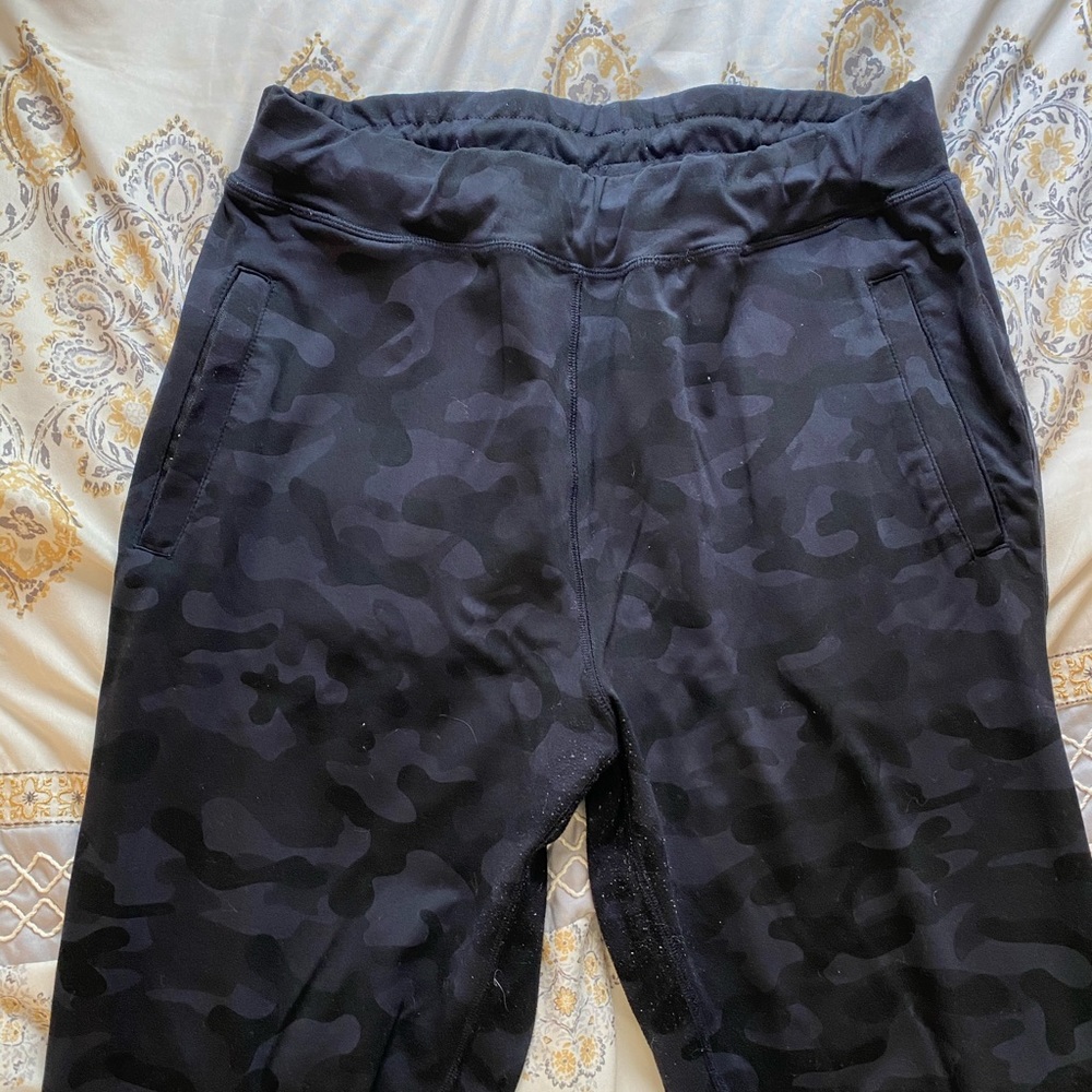Alphalete Women's Premium Jogger - Black Camo